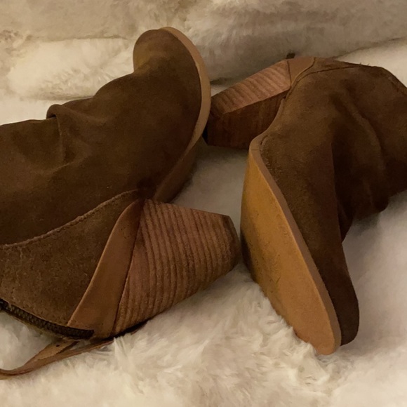 Naughty Monkey Sereena Brown Suede Ankle Booties size 8.5 - Picture 5 of 8